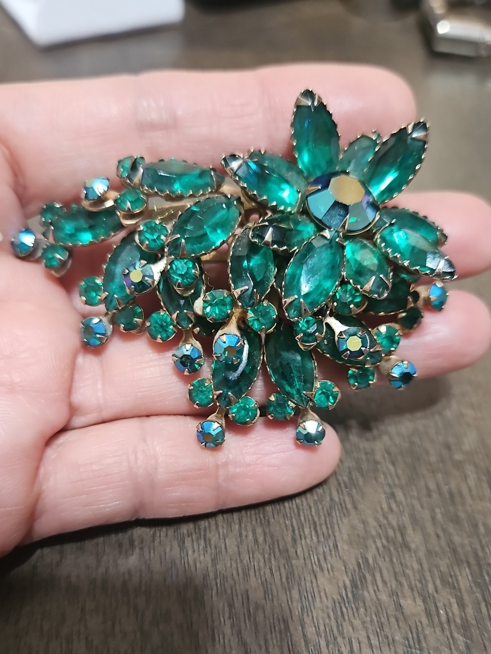 Vintage Beau Jewels Unsigned Brooch